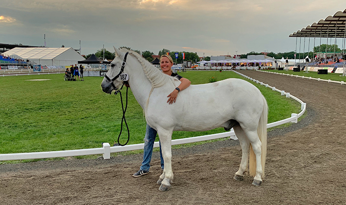 wm19_kjali_lisa_bahnzeigen